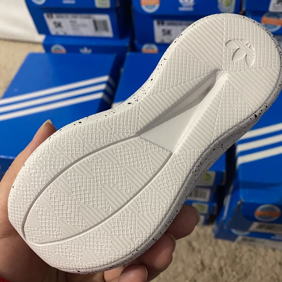 Adidas kids running shoes super comfortable oritq - Picture 6 of 8